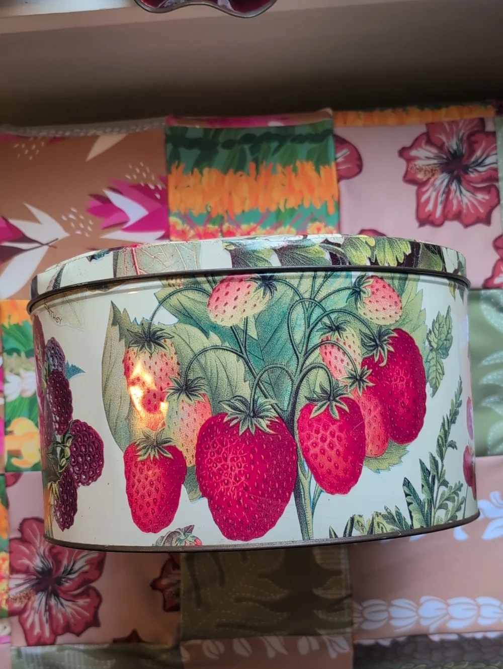 Vintage Berries Large Tin Department 56